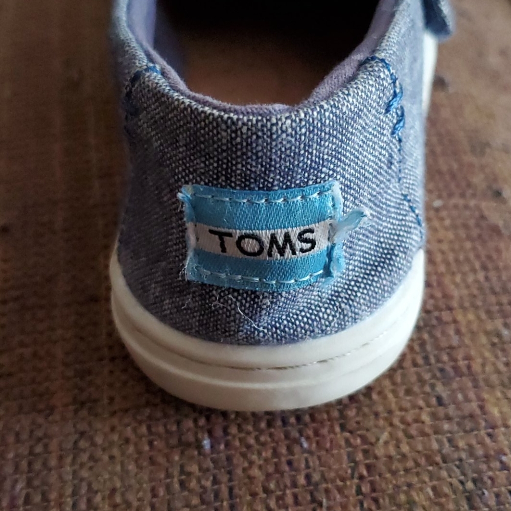 Toms - Picture 4 of 6
